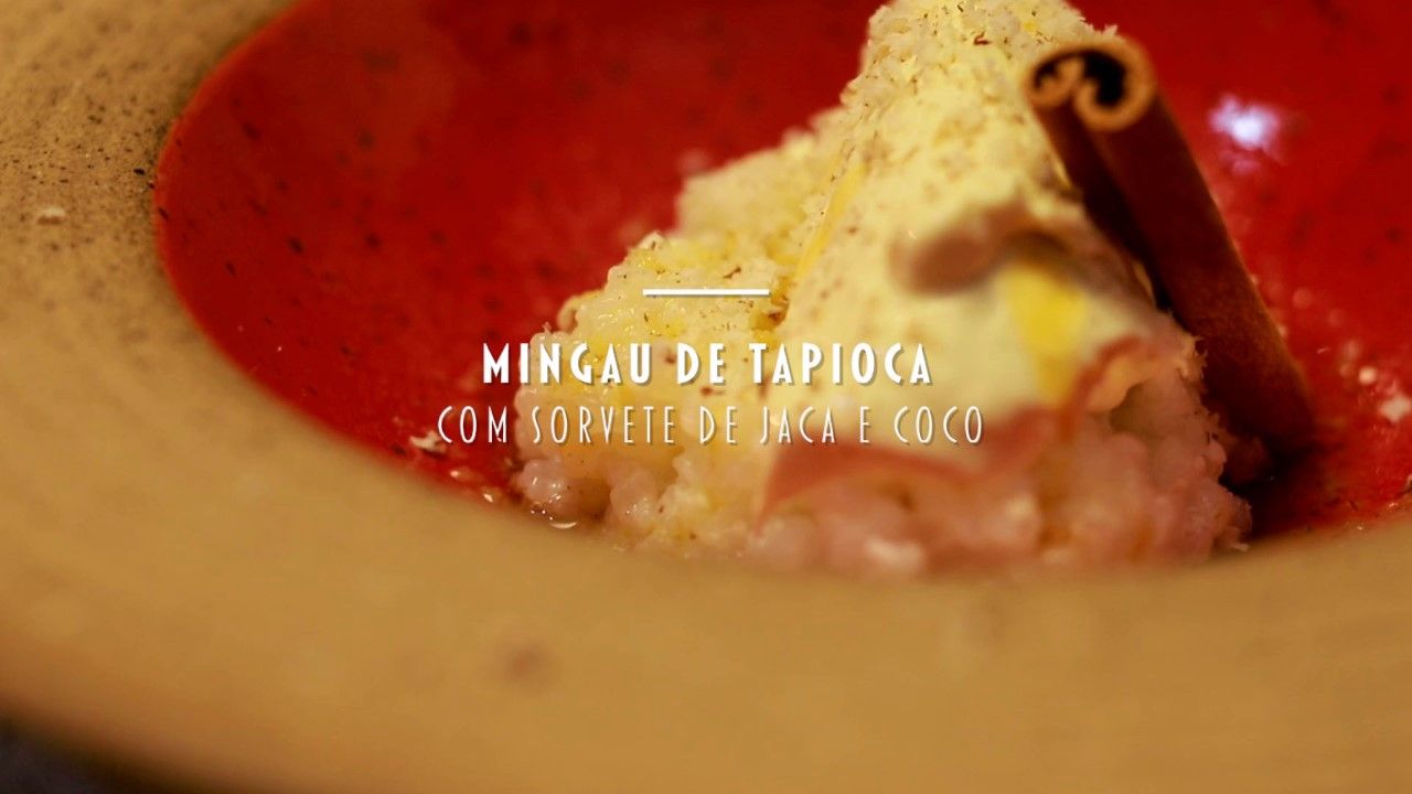 Mingau de tapioca com sorvete de jaca e coco